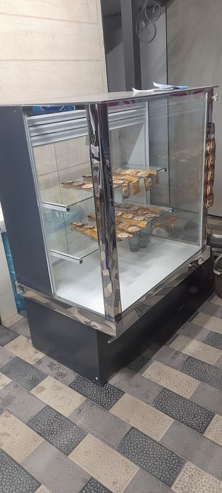 Халадилник ширинликла учун