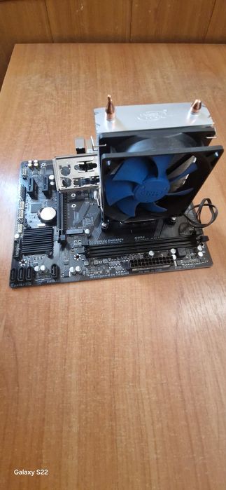 Материнская плата AM4+кулер