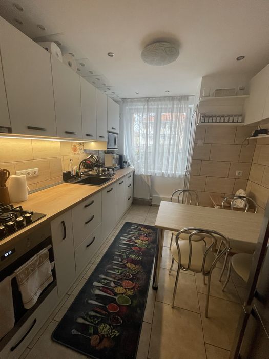 De vanzare apartament doua camere