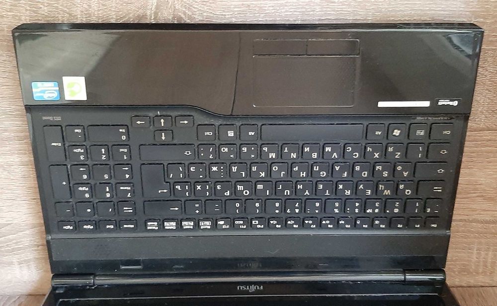Ноутбук Fujitsu LifeBook AH532