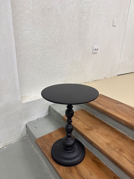 Металлический журнальный столик