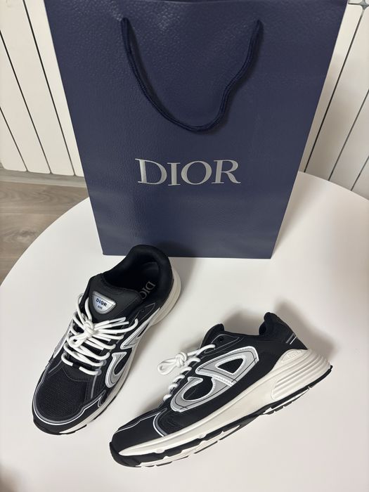 dior b30 in stare exceptionala noi cu eticheta