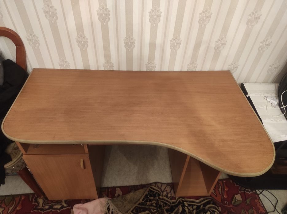 Письменный и компьютерный стол 2 в 1