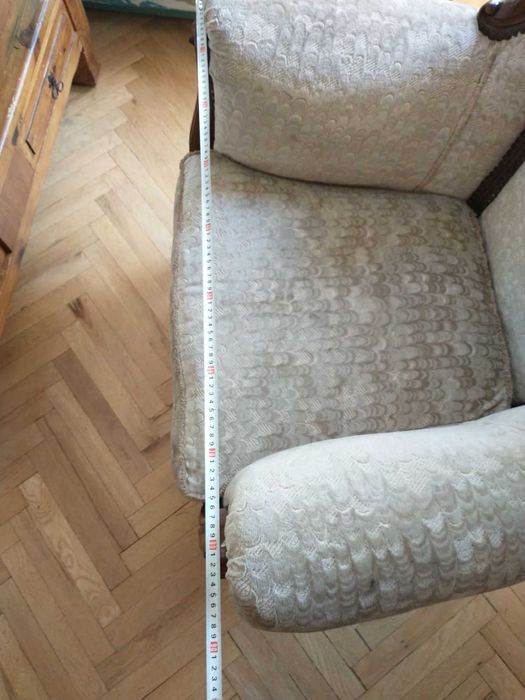 Старинно кресло с дърворезба с нова намалена цена 350 лв