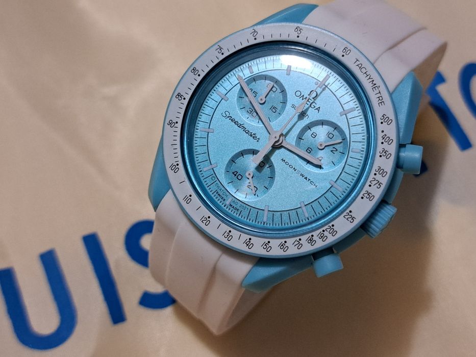 ceas OMEGA purtat