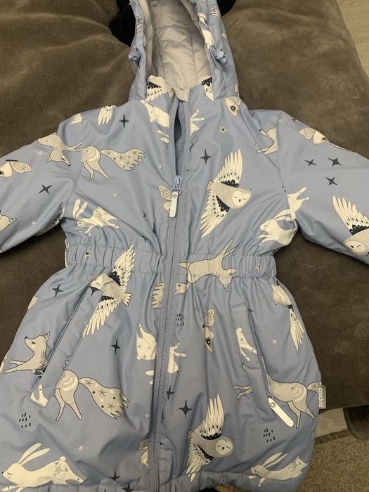 Продам куртки для девочки