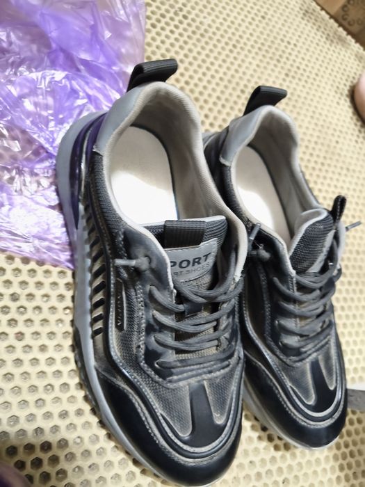 Отдам   кроссовки