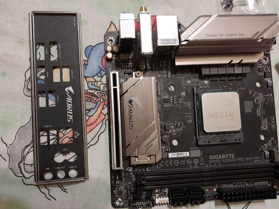 AMD Ryzen 5 5600 + Gigabyte B450i Aorus Pro Wi-Fi