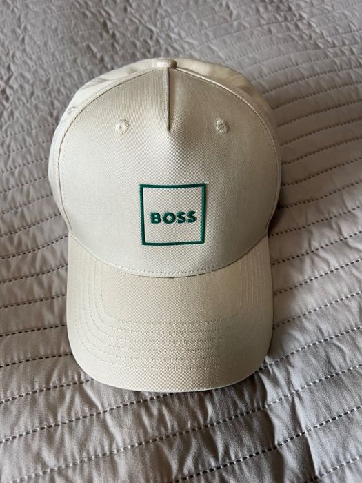 Boss оригинални шапки чисто нови