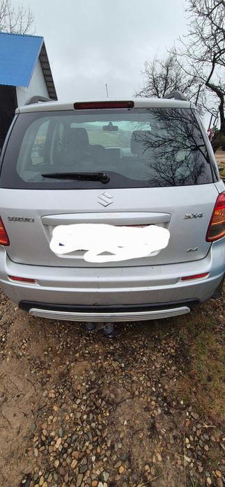 Vănd Suzuki SX4.