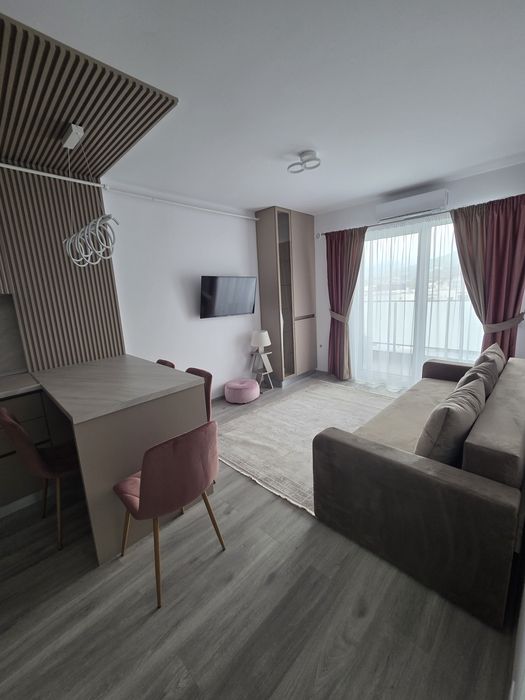 Apartament de lux cu 2 camere de închiriat