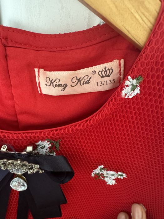 Продам детское платье от Deloras