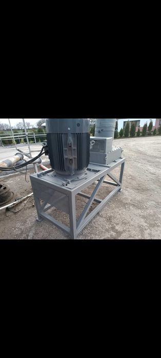 Машина за пелети