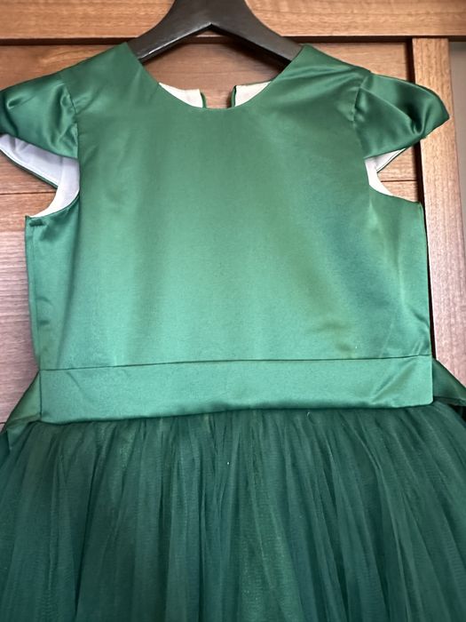 Нарядкое платье доя девочки 10-12 лет