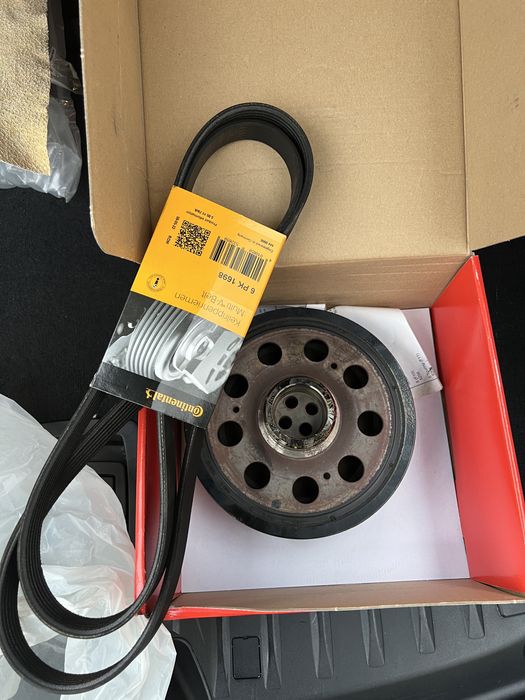 Fulie motor BMW F07se potriveste si la F10