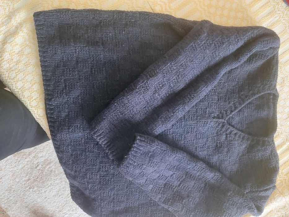 Мъжка ръчно плетен вълнен пуловер