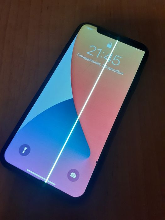 Айфон xs с чехлом.