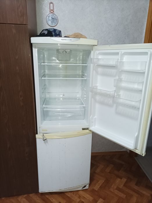 Продам холодильник Самсунг