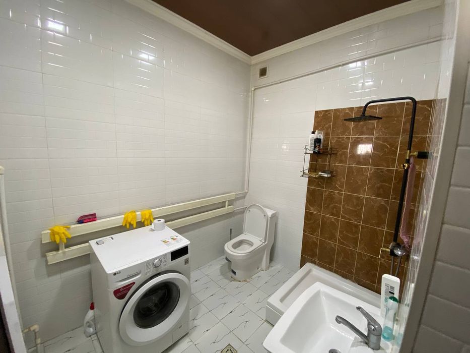 УрДУ ёнида Ховли жой сотилади. Продаётся участок около УрДУ