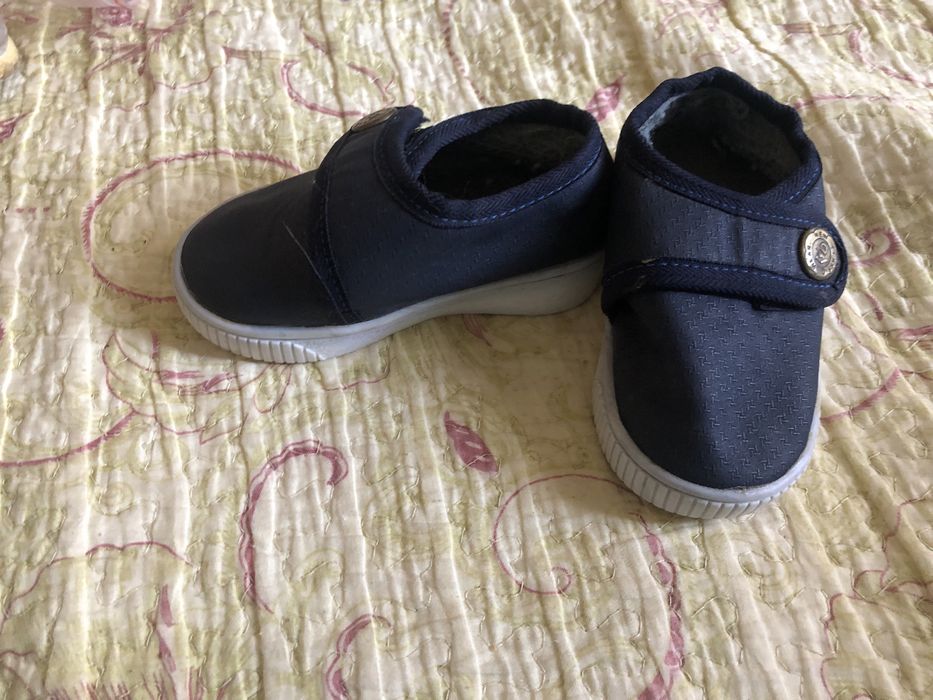 Детские кроссовки