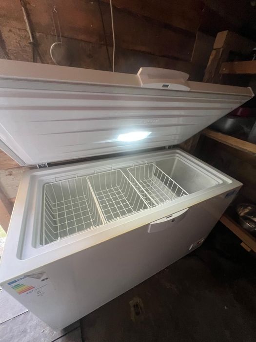 Vând combina frigorifica