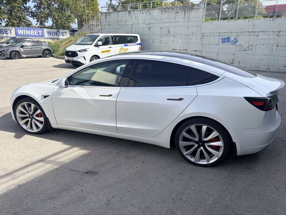 Tesla Model 3 Performance