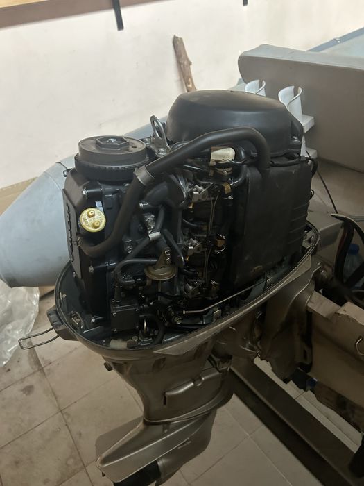 Продавам лодка риб LOMAC с двигател хонда