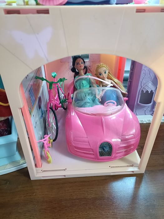 Продам кукольный домик