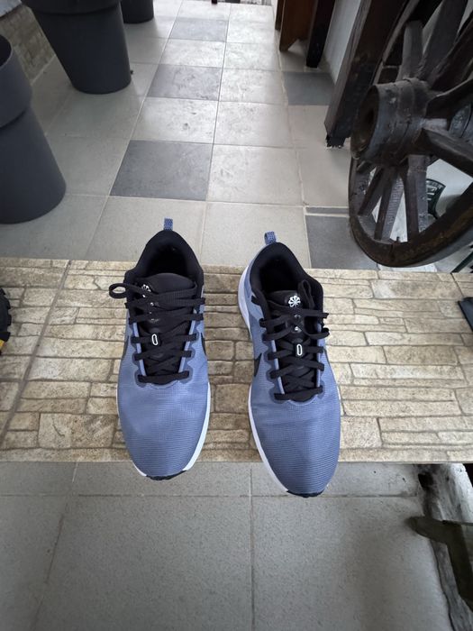 Маратонки и обувки