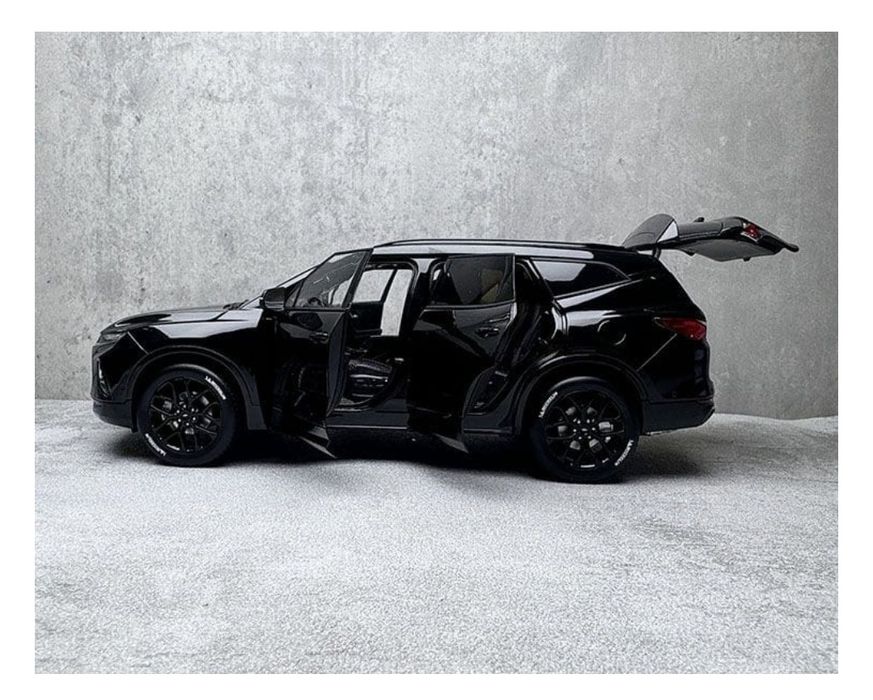 Chevrolet Blazer в масштабе 1:18