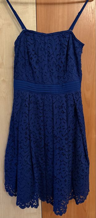 Официална дантелена рокля