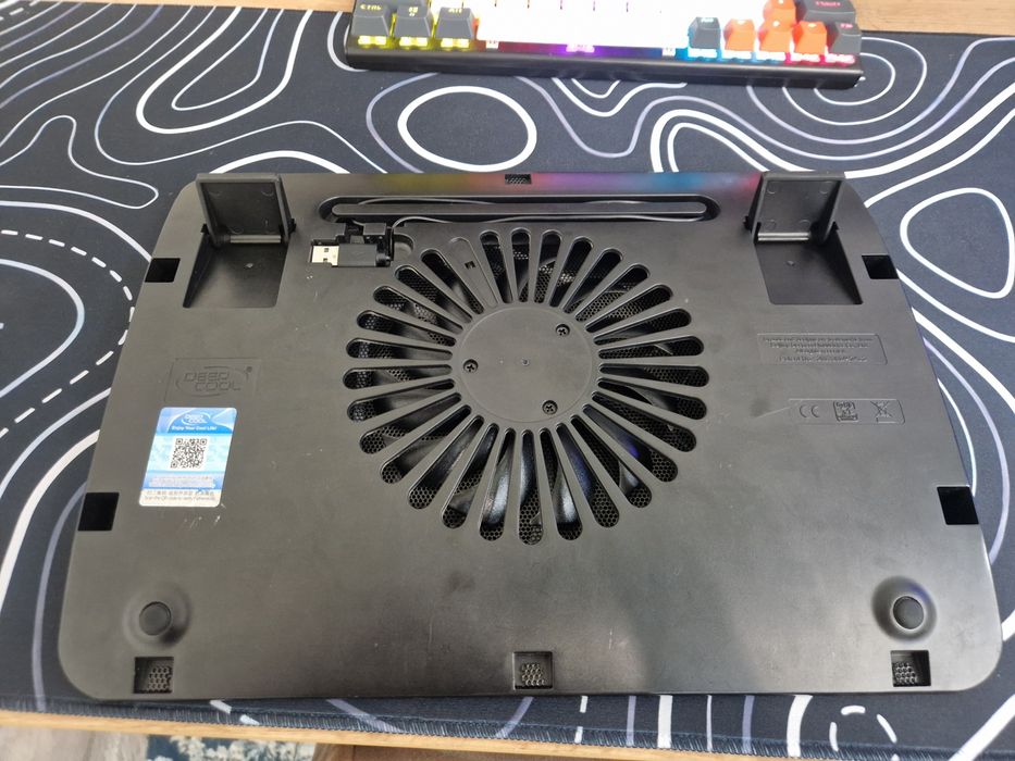 Охладитель подставка для ноутбука deep cool