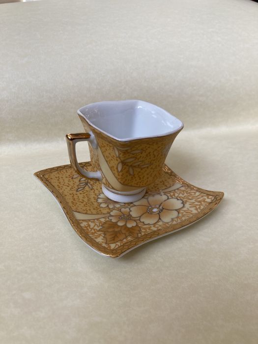 Чисто нов позлатен сервиз за кафе от японски порцелан