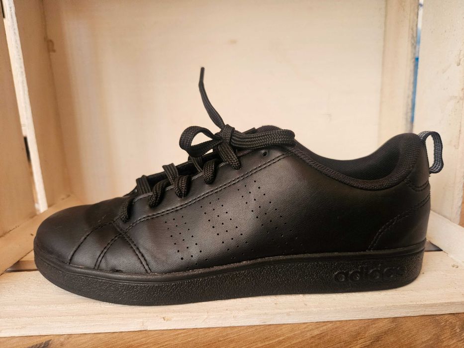 Маратонки -adidas. Размер - 37