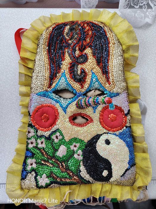 Кукерска маска/гугла