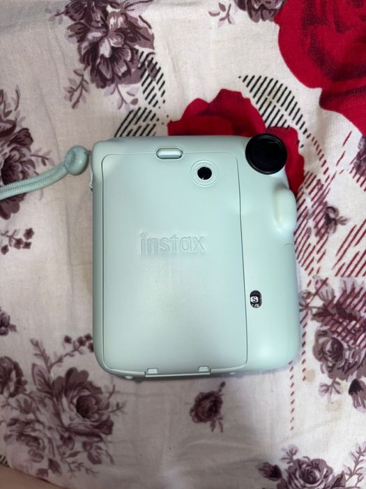 Продам mini instax 12