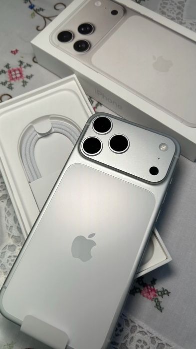 СРОЧНО ПРОДАЁТСЯ!   iPhone 17 Pro Max