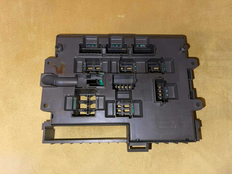 BMW Fuse Box Бушониера за BMW E90/E91