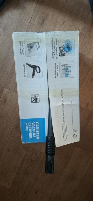Пылесос Samsung SC18M21COVR