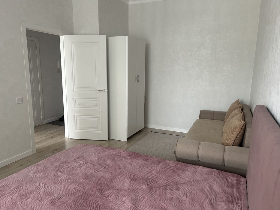 Левый берег. Медцентры. Хан шатыр