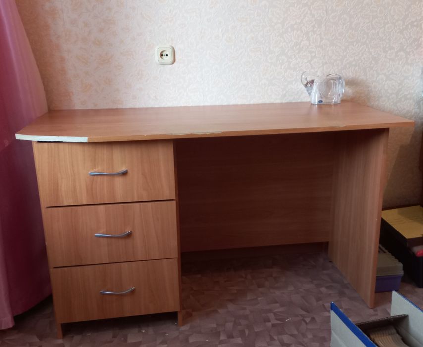 Стол письменный. Б/у