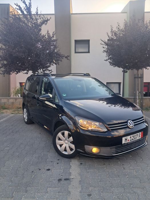 VOLKSWAGEN Touran