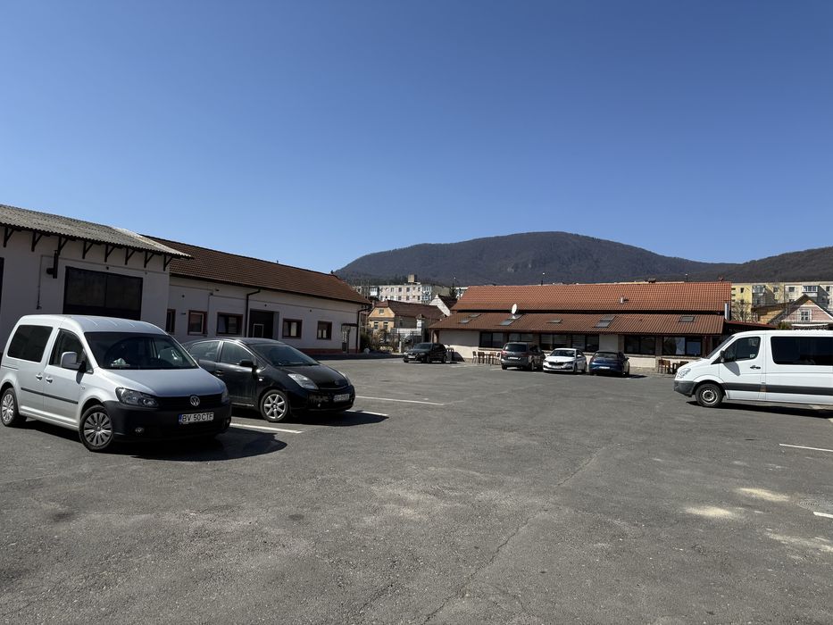 Inchiriez Spatiu Comercial/Garaj/Depozit 70 MP Codlea,Central