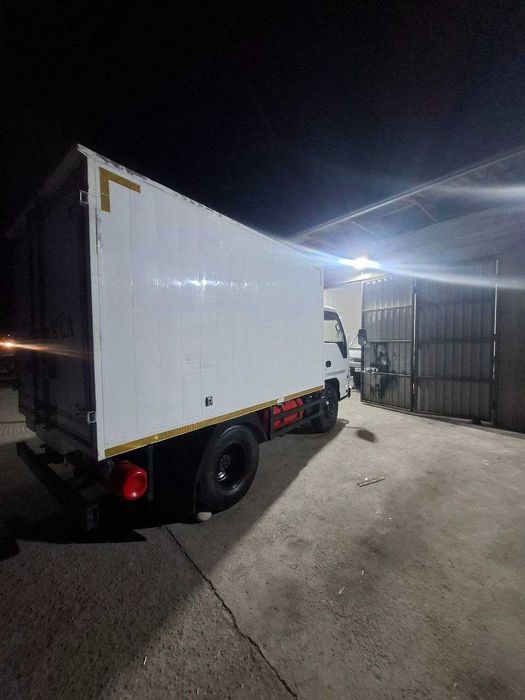 ISUZU sotiladi 2.5 tonnalik