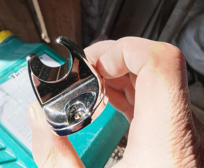 Продам держатели для душа