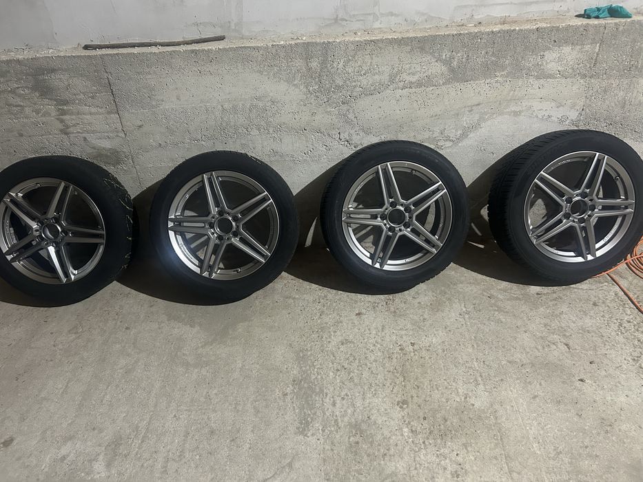 Vînd genti cu cauciucuri cu to de mercedes