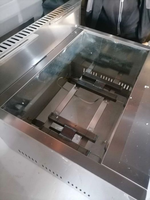 Фритюрник специално за пържене на мекици понички и риба във по големи