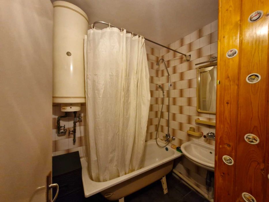 Продава се Тристаен апартамент в Ямбол, Златен рог - 98 кв.м за 1021 €/кв.м - Снимка #11