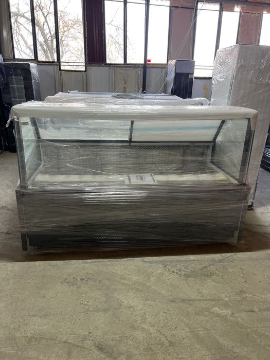 Votrina frigorifica geam drept si spatiu de depozitare