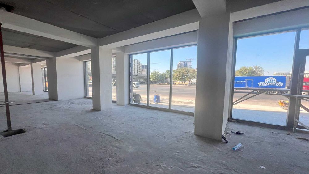 Аренда фасадного помещения на Малой Кольцевой | Большие витрины